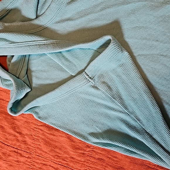 Old navy active racer back tank - Picture 5 of 6